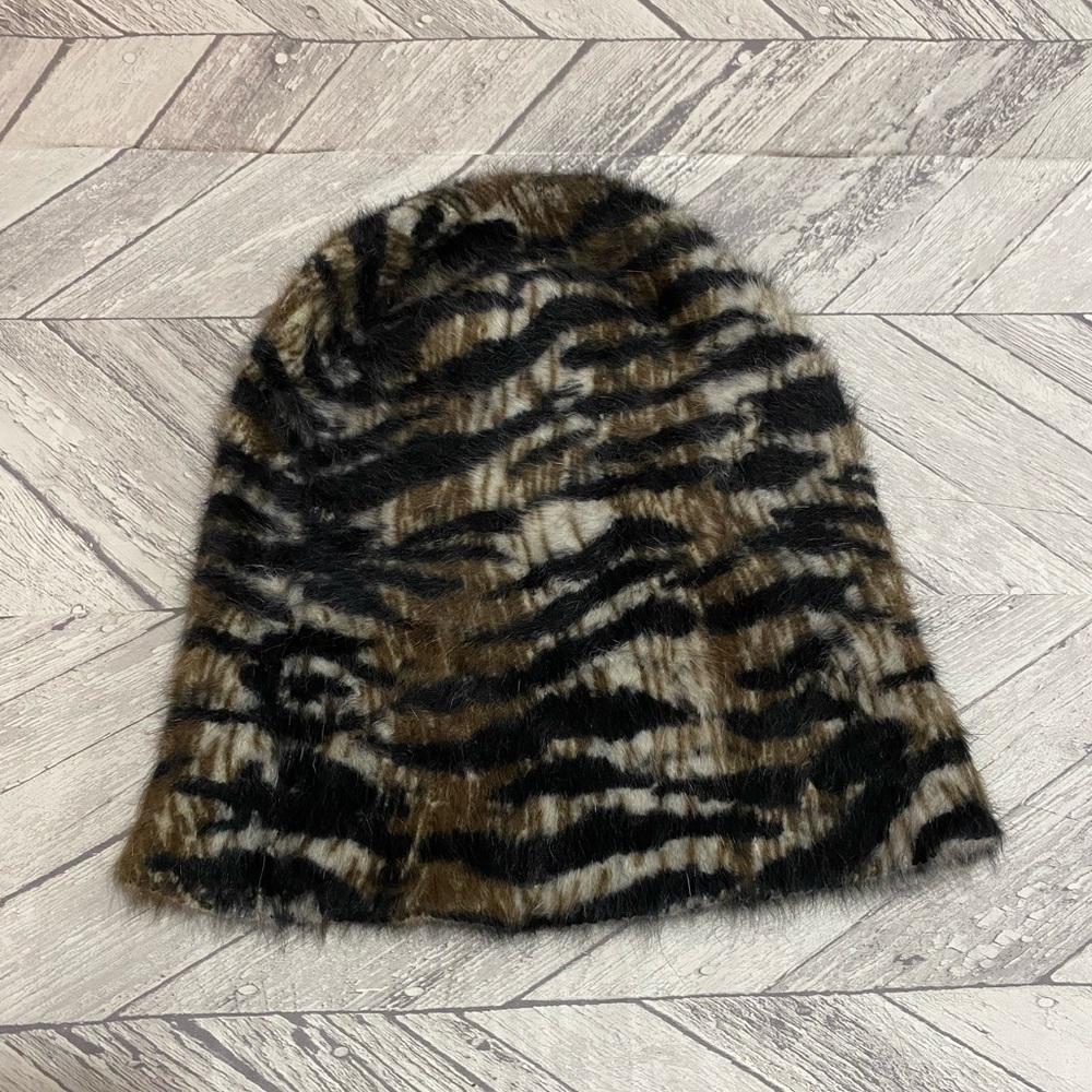DIVIDED H&M HAT FOR WOMEN TIGER PRINT ONE SIZE